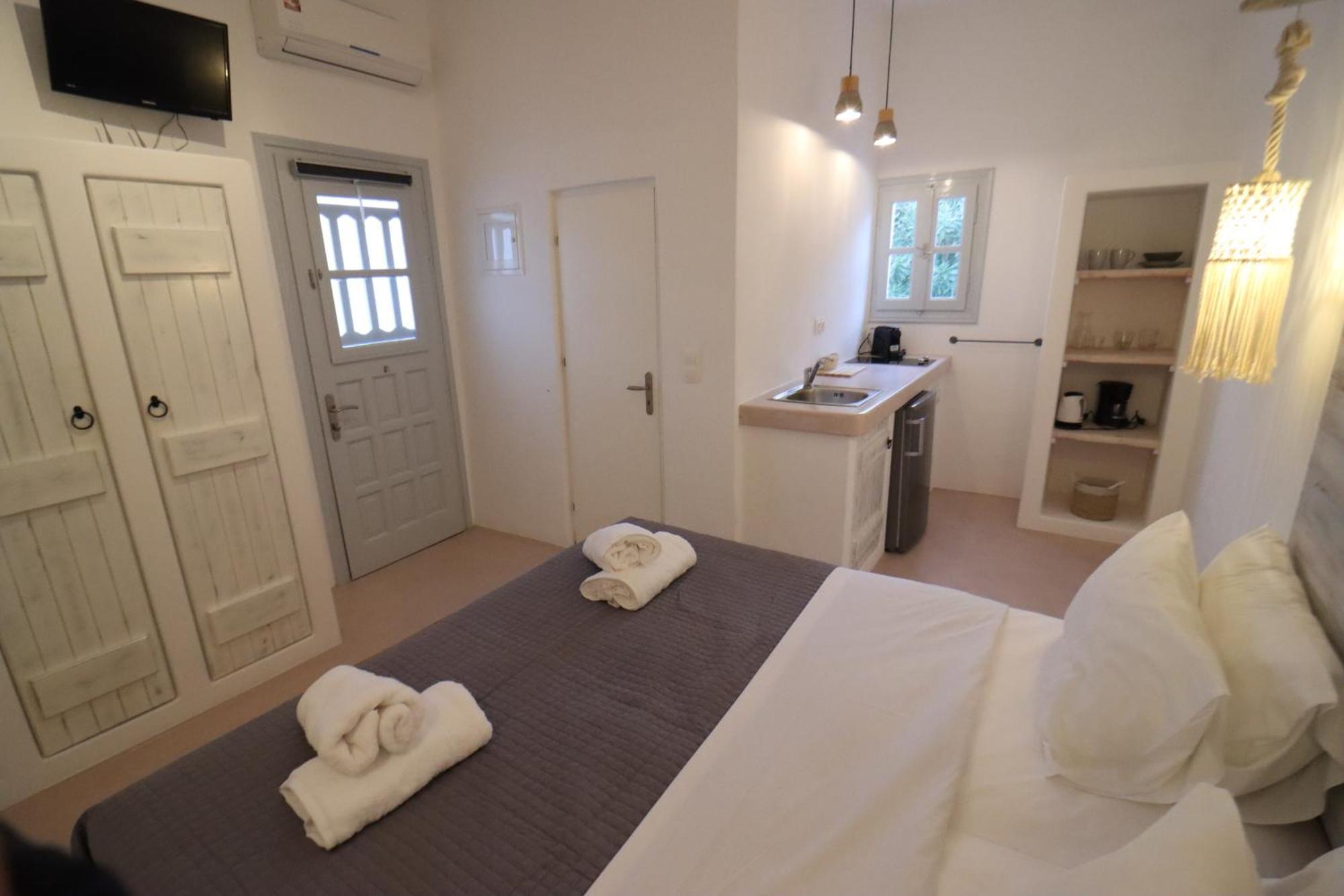 Flisvos Beach Studios Naxos City ภายนอก รูปภาพ
